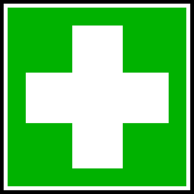 Grünes Kreuz als Symbol für erste Hilfe